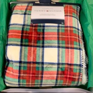 Plush Sherpa Throw; super soft plaid; brand new